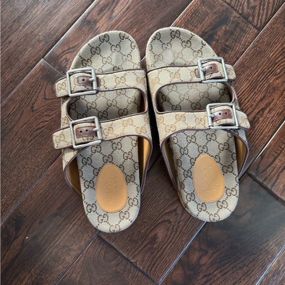 Gucci slide sandal with straps. Gucci. Like new only used 3 times. - Picture 2 of 5